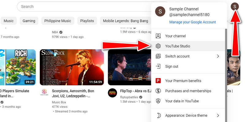 YouTube Studio を選択