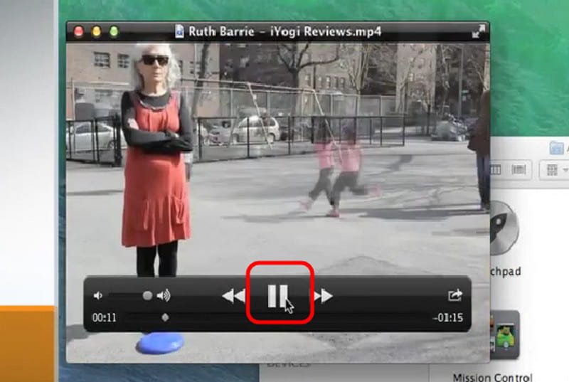 再生ボタン　QuickTime Player
